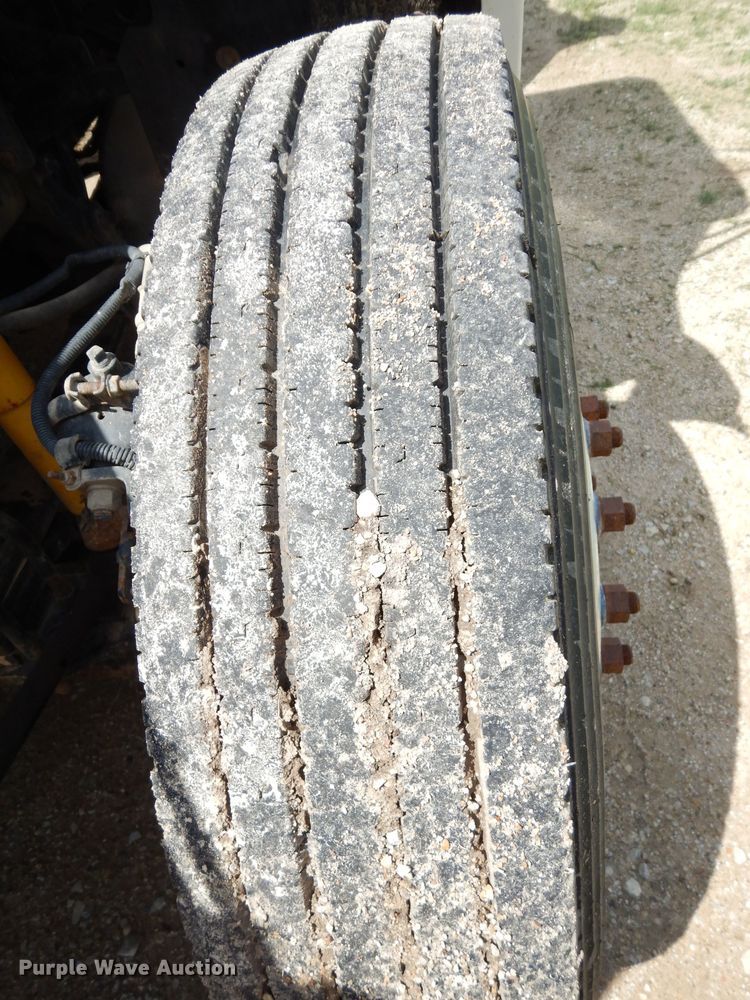 image for item DJ4345 2002 Freightliner FLD  crane truck