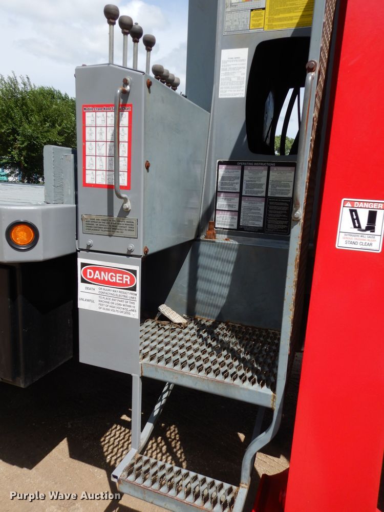 image for item DJ4345 2002 Freightliner FLD  crane truck