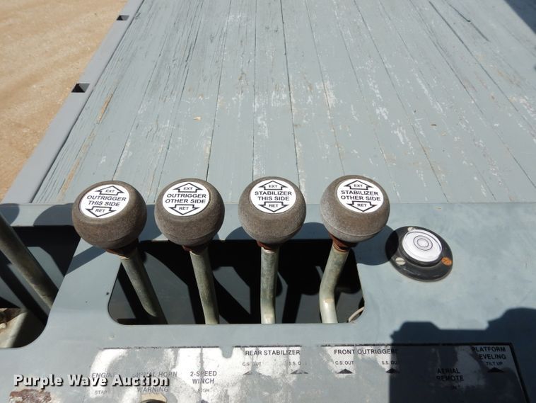 image for item DJ4345 2002 Freightliner FLD  crane truck