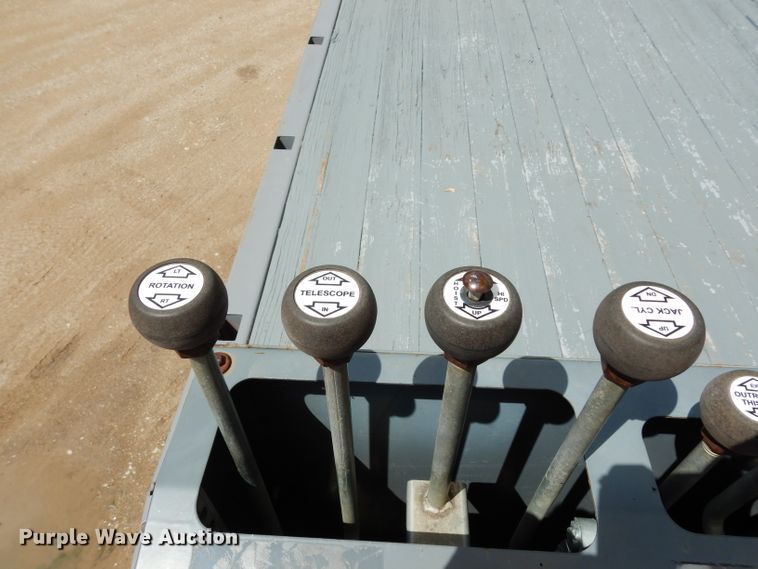 image for item DJ4345 2002 Freightliner FLD  crane truck