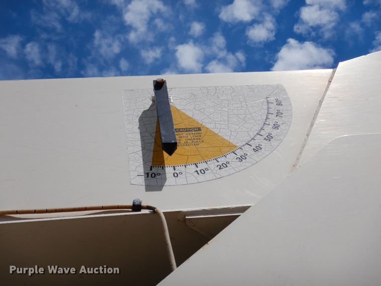 image for item DJ4345 2002 Freightliner FLD  crane truck