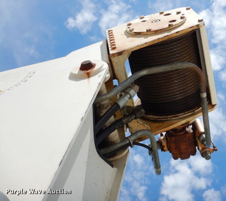 image for item DJ4345 2002 Freightliner FLD  crane truck