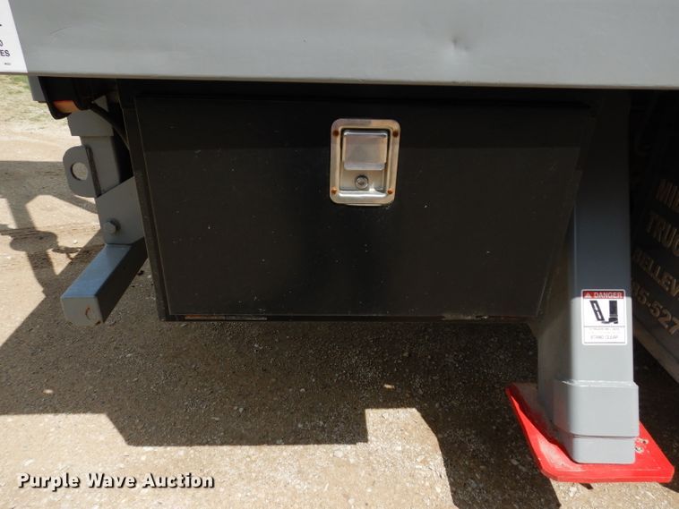 image for item DJ4345 2002 Freightliner FLD  crane truck