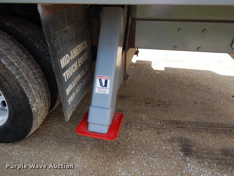 image for item DJ4345 2002 Freightliner FLD  crane truck