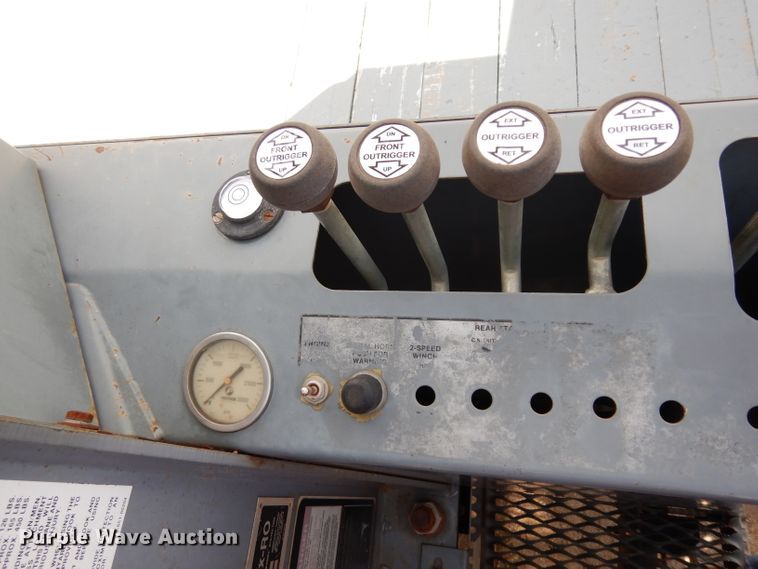 image for item DJ4345 2002 Freightliner FLD  crane truck