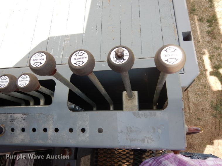 image for item DJ4345 2002 Freightliner FLD  crane truck