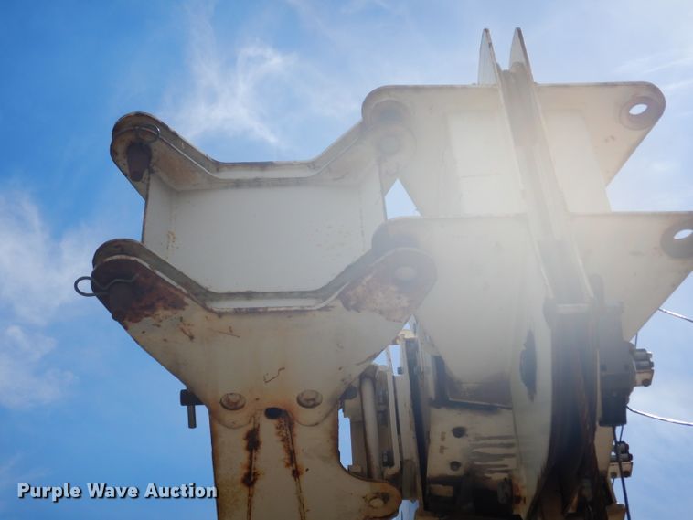 image for item DJ4345 2002 Freightliner FLD  crane truck