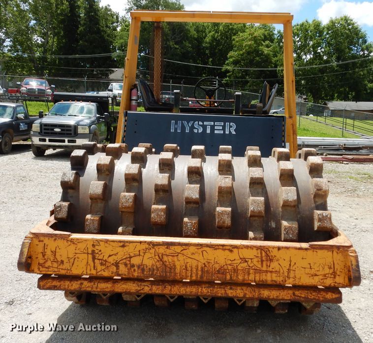 image for item DJ4352 Hyster C612B  vibratory single drum roller