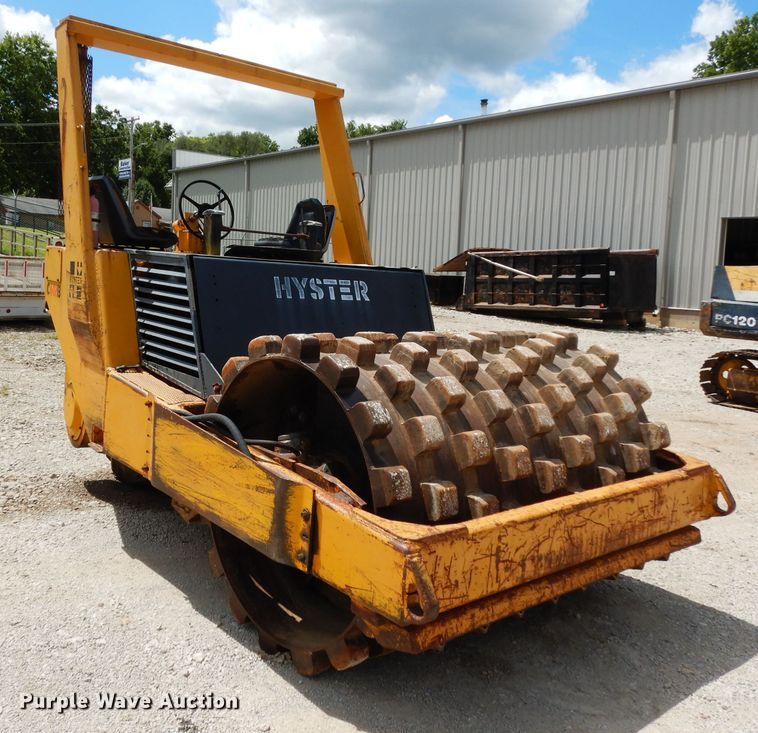 image for item DJ4352 Hyster C612B  vibratory single drum roller