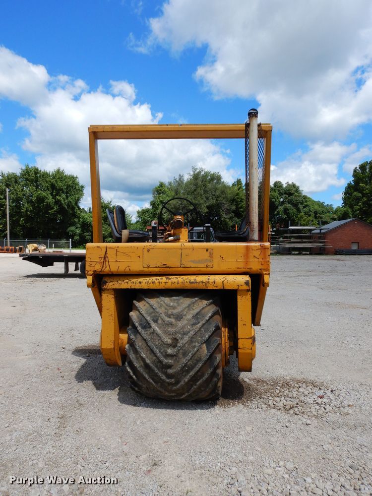 image for item DJ4352 Hyster C612B  vibratory single drum roller