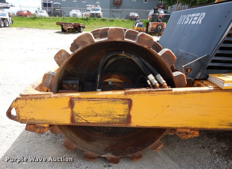 image for item DJ4352 Hyster C612B  vibratory single drum roller