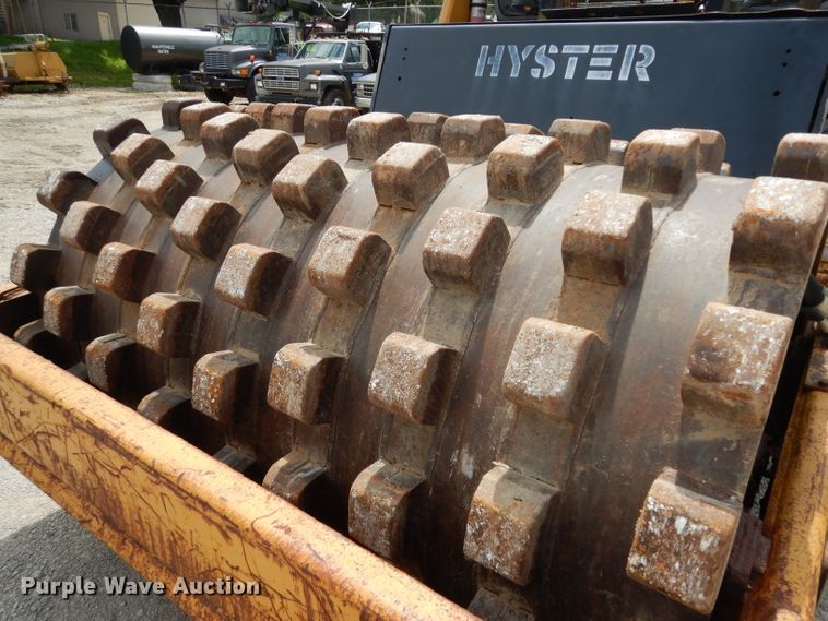 image for item DJ4352 Hyster C612B  vibratory single drum roller