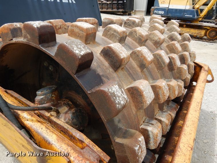 image for item DJ4352 Hyster C612B  vibratory single drum roller