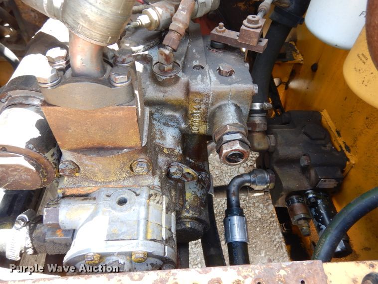 image for item DJ4352 Hyster C612B  vibratory single drum roller