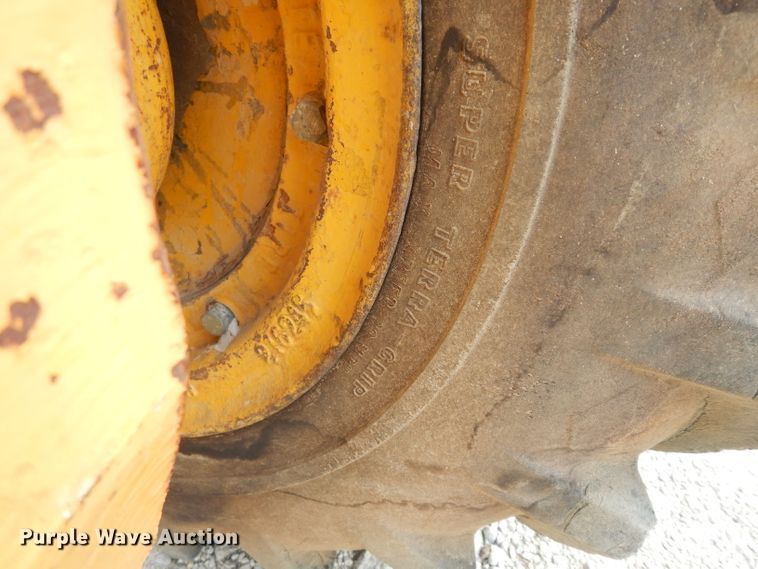 image for item DJ4352 Hyster C612B  vibratory single drum roller