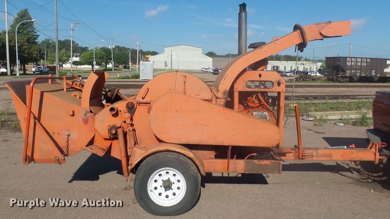 image for item DX9230 Morbark 17 wood chipper