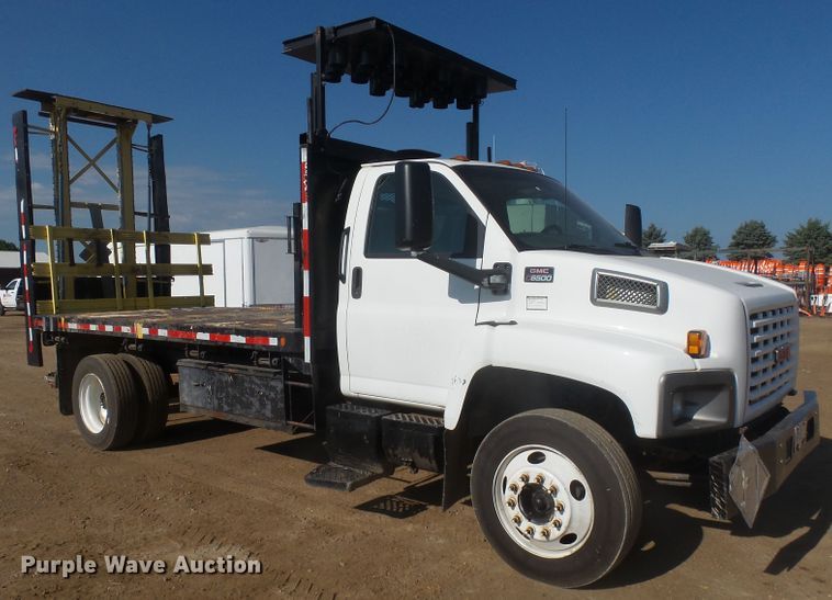 image for item DX9231 2003 GMC 6500  flatbed truck