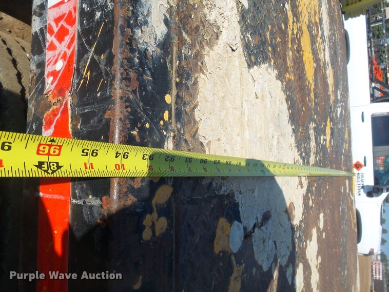 image for item DX9231 2003 GMC 6500  flatbed truck