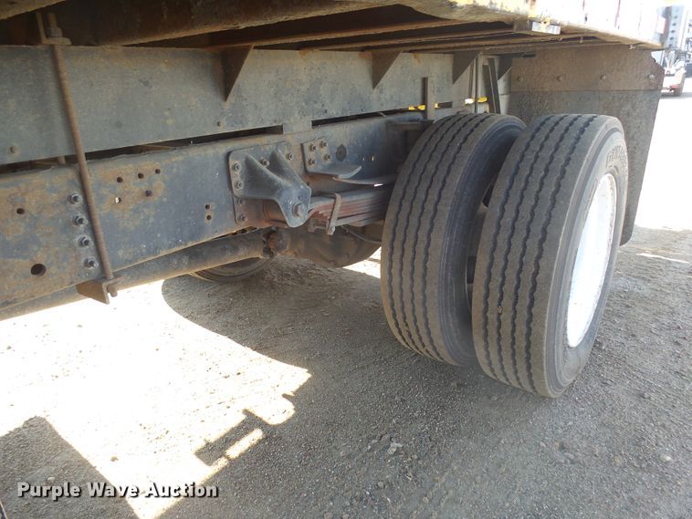 image for item DX9231 2003 GMC 6500  flatbed truck