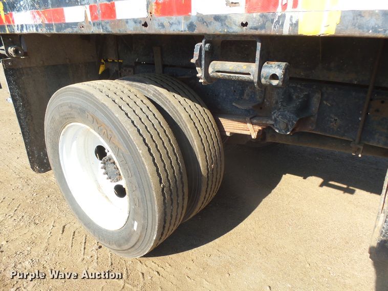 image for item DX9231 2003 GMC 6500  flatbed truck