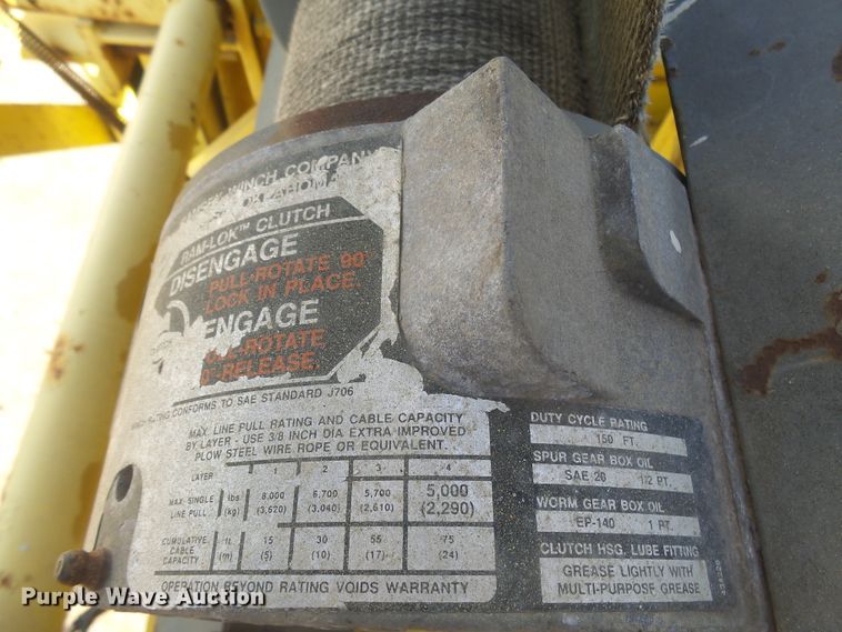 image for item DX9231 2003 GMC 6500  flatbed truck