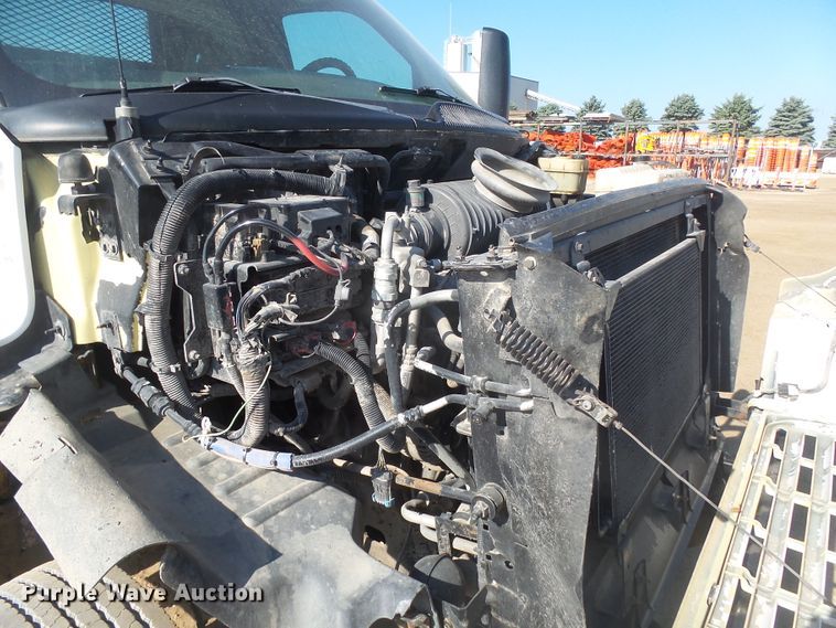 image for item DX9231 2003 GMC 6500  flatbed truck