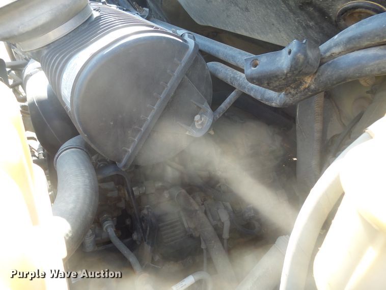 image for item DX9231 2003 GMC 6500  flatbed truck