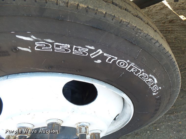 image for item DX9231 2003 GMC 6500  flatbed truck