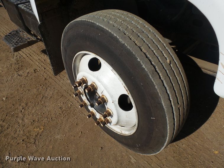 image for item DX9231 2003 GMC 6500  flatbed truck