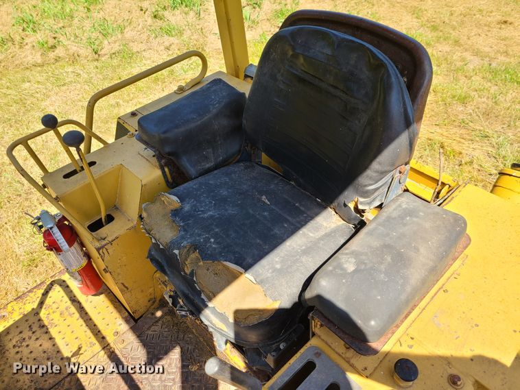 image for item EL9911 1994 Caterpillar D5C  dozer
