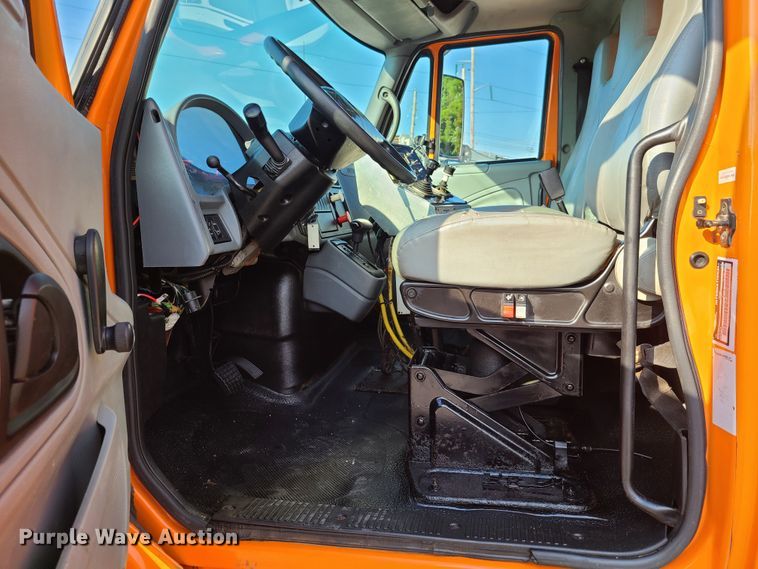 image for item EL9959 2006 International 7400  dump truck