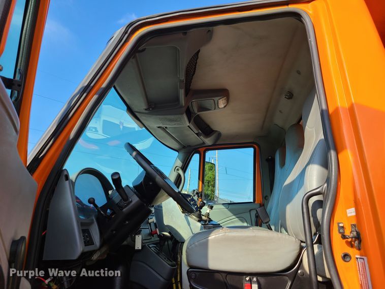 image for item EL9959 2006 International 7400  dump truck