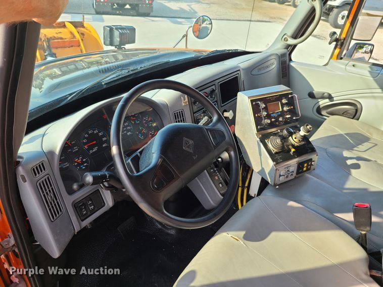 image for item EL9959 2006 International 7400  dump truck