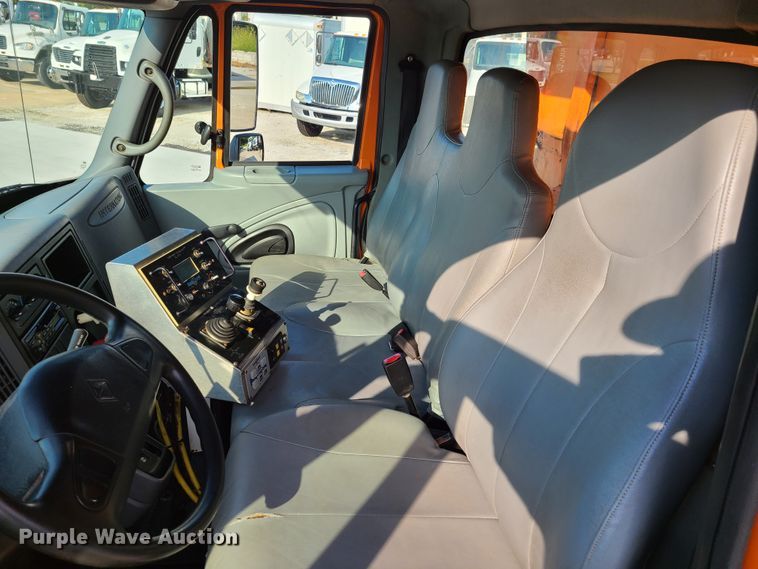 image for item EL9959 2006 International 7400  dump truck