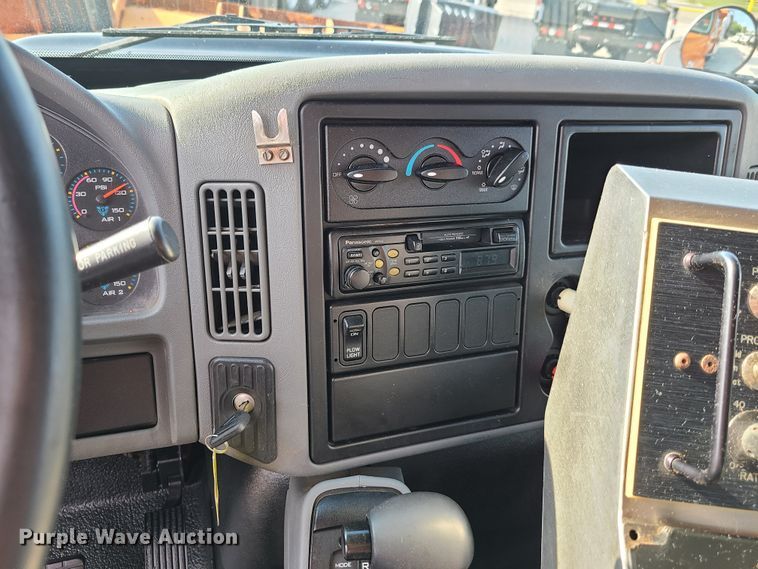 image for item EL9959 2006 International 7400  dump truck