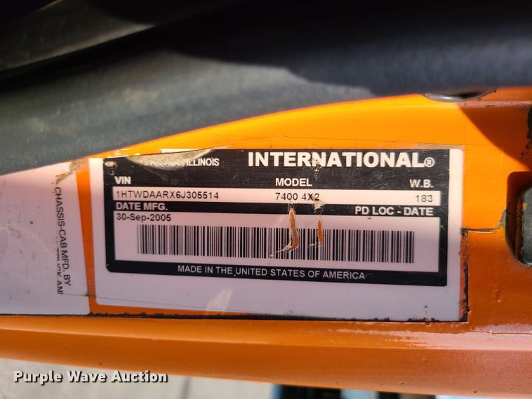 image for item EL9959 2006 International 7400  dump truck