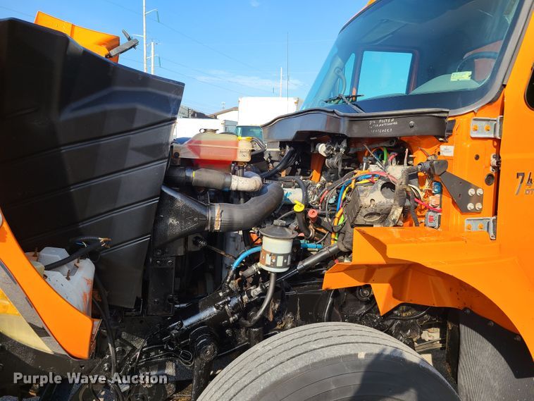 image for item EL9959 2006 International 7400  dump truck