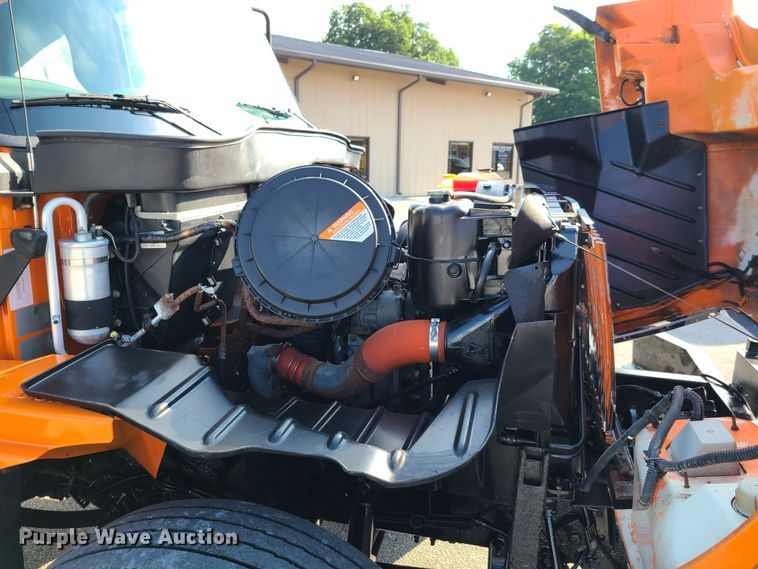 image for item EL9959 2006 International 7400  dump truck