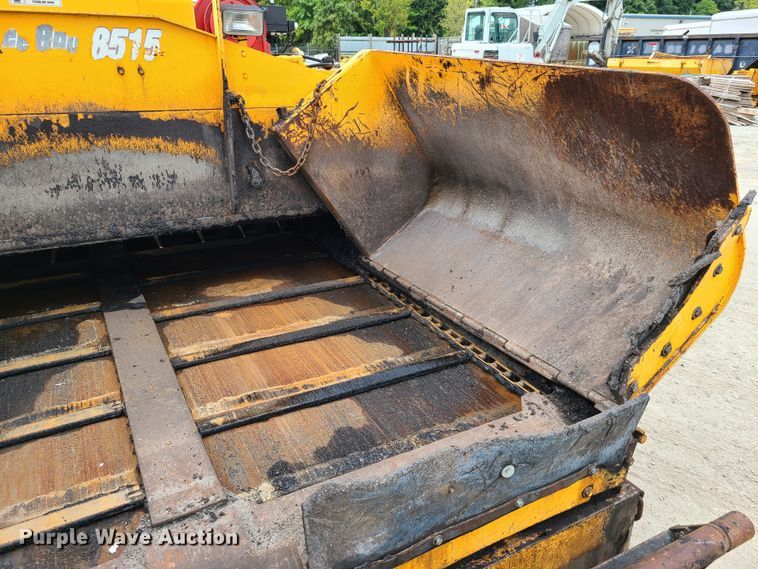 image for item EL9964 2006 Lee Boy 8515T  paver