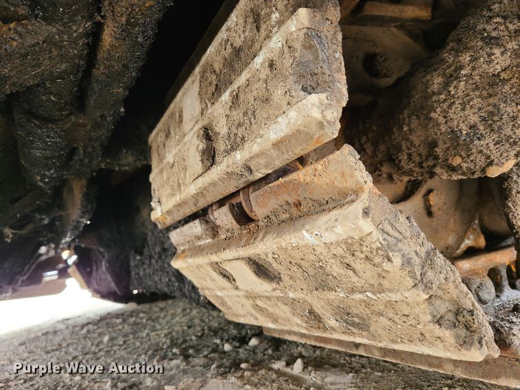 image for item EL9964 2006 Lee Boy 8515T  paver