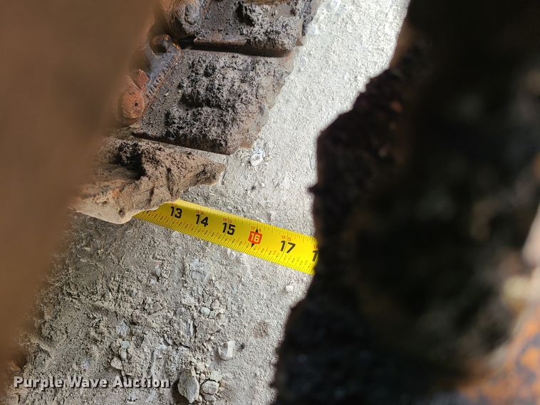 image for item EL9964 2006 Lee Boy 8515T  paver