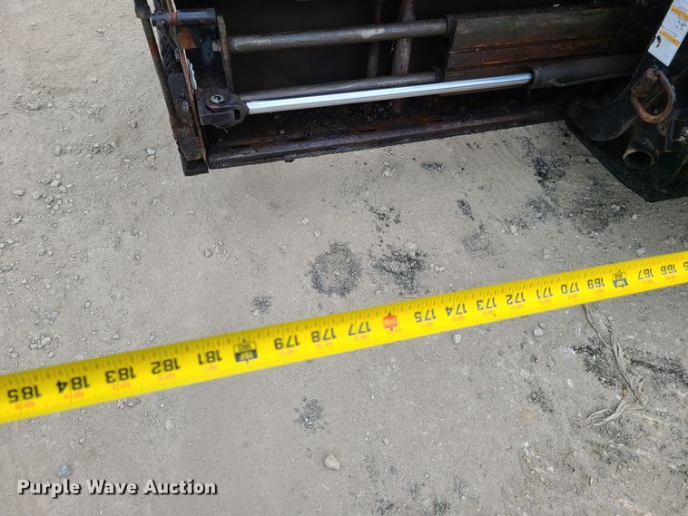 image for item EL9964 2006 Lee Boy 8515T  paver