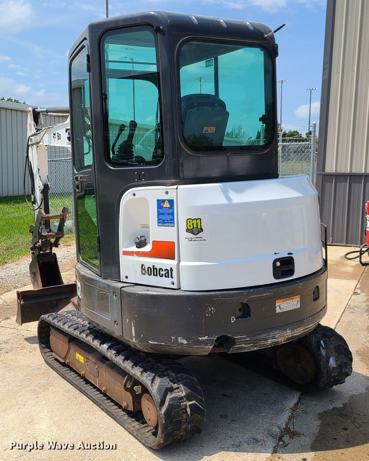 image for item EL9974 Bobcat E32  mini excavator