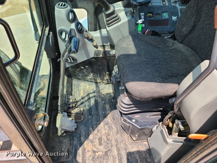 image for item EL9974 Bobcat E32  mini excavator