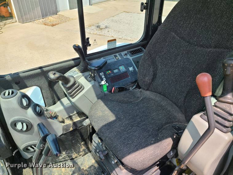 image for item EL9974 Bobcat E32  mini excavator