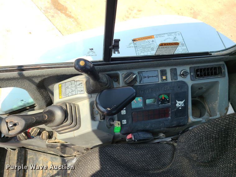 image for item EL9974 Bobcat E32  mini excavator