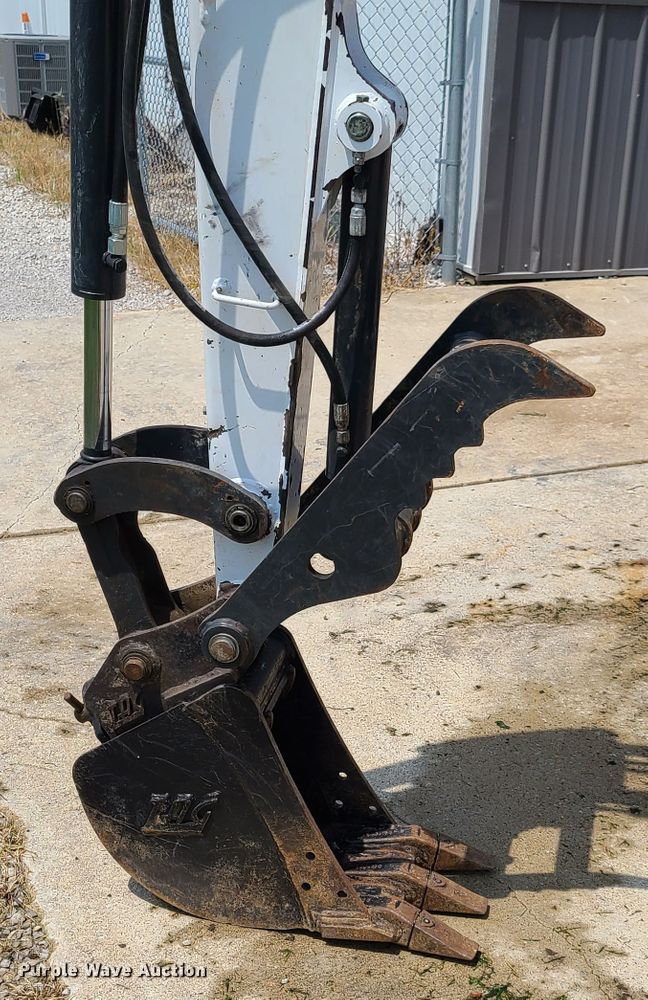 image for item EL9974 Bobcat E32  mini excavator