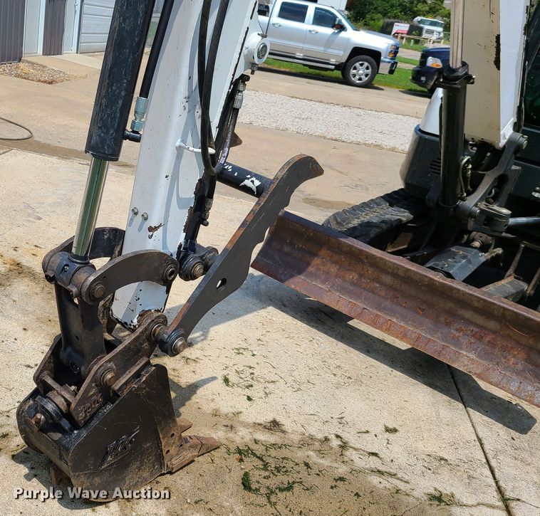 image for item EL9974 Bobcat E32  mini excavator