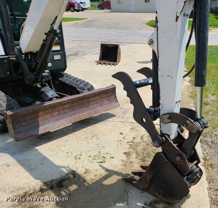 image for item EL9974 Bobcat E32  mini excavator