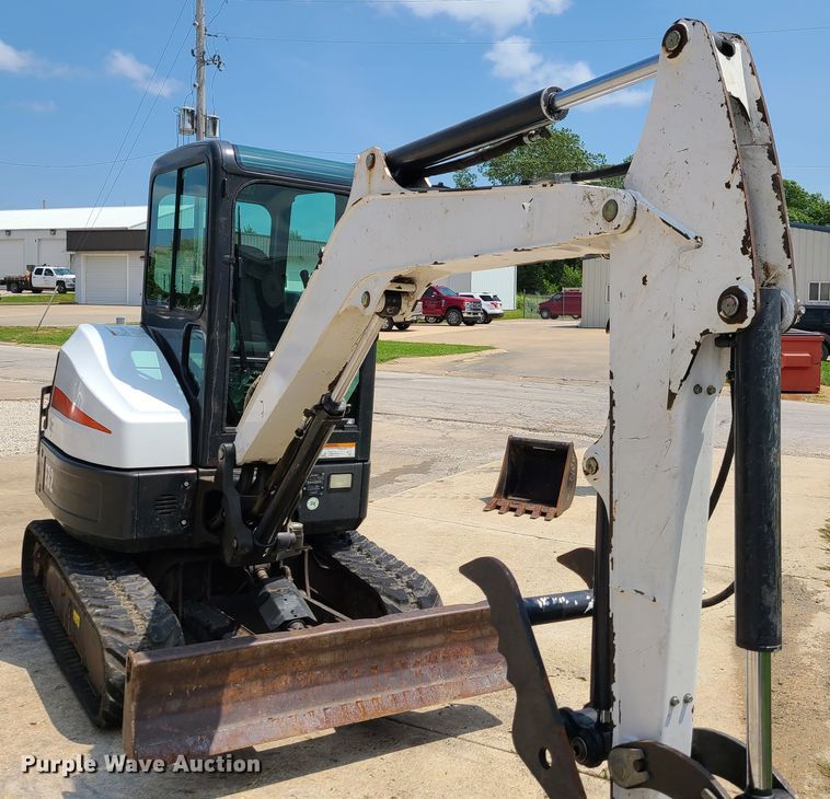 image for item EL9974 Bobcat E32  mini excavator